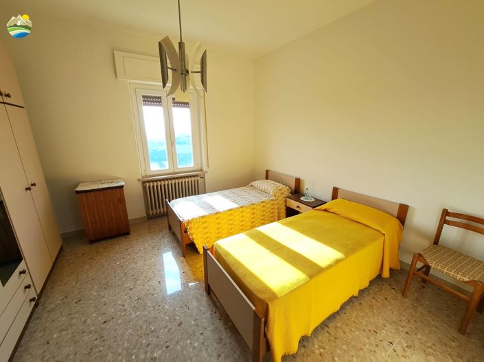 Image No.25-3 Bed Country House for sale