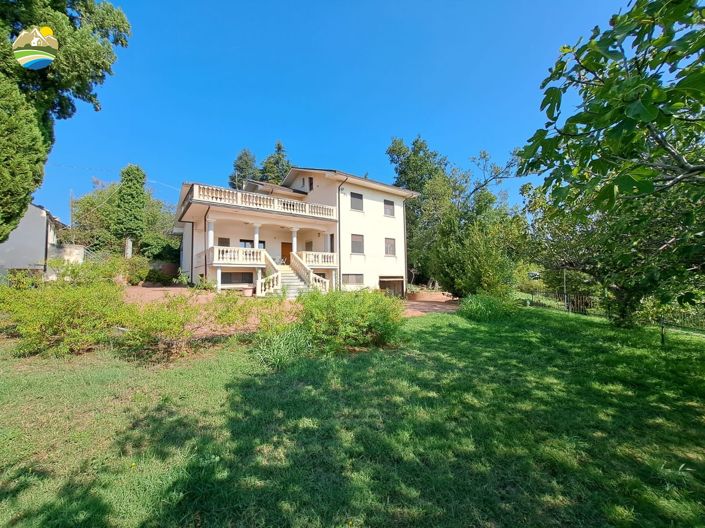 Image No.1-3 Bed Villa for sale