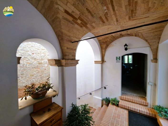 Image No.19-5 Bed Townhouse for sale