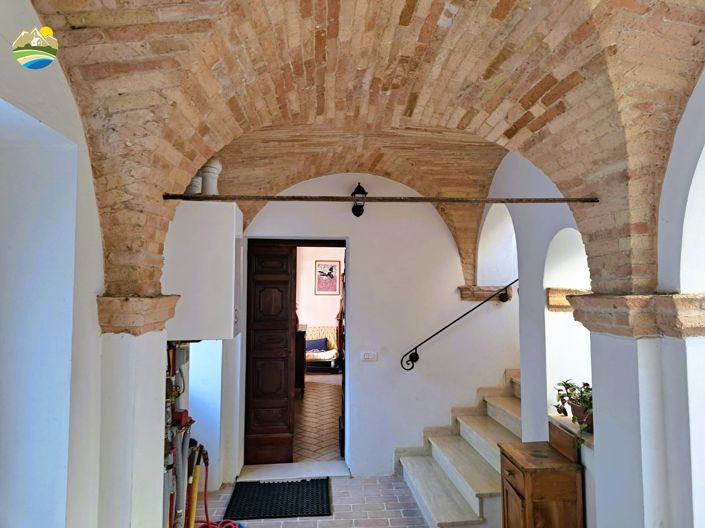 Image No.22-5 Bed Townhouse for sale