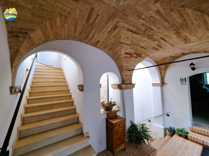 Image No.23-5 Bed Townhouse for sale