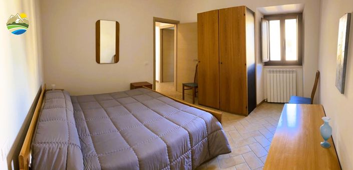 Image No.28-5 Bed Townhouse for sale