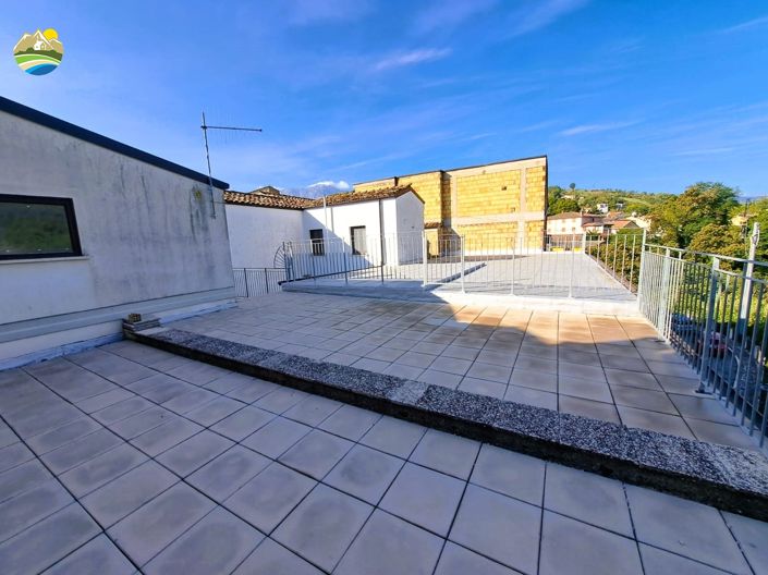 Image No.37-5 Bed Townhouse for sale