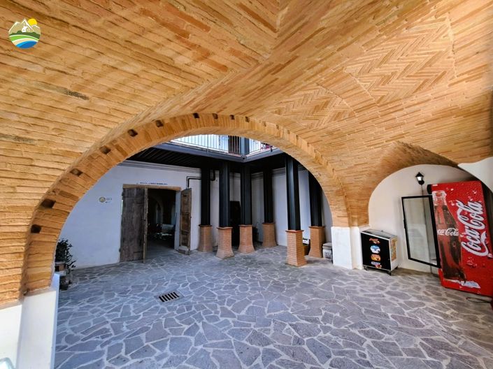 Image No.5-5 Bed Townhouse for sale