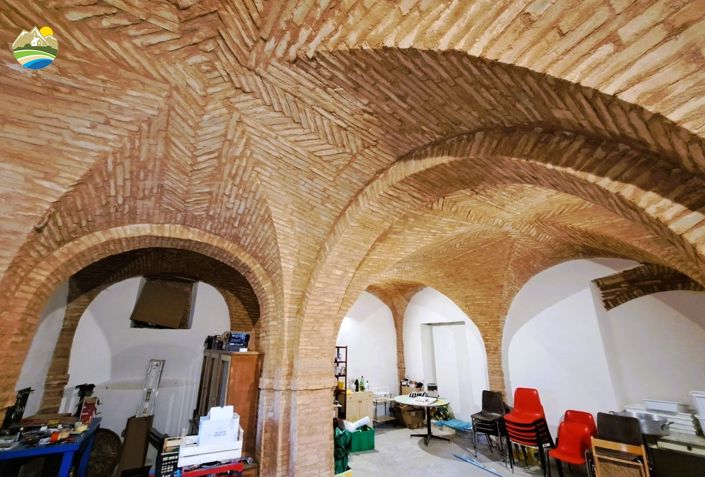 Image No.9-5 Bed Townhouse for sale