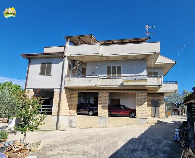 Image No.3-4 Bed Country House for sale