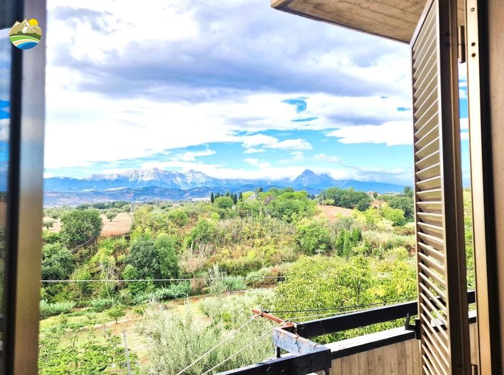 Image No.8-4 Bed Country House for sale