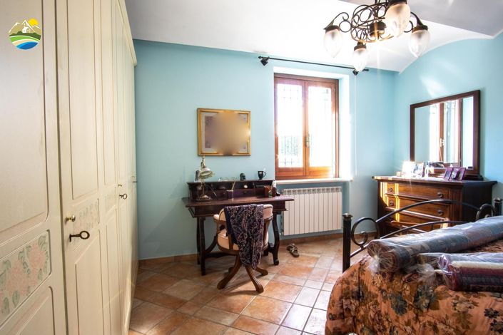 Image No.20-5 Bed Villa for sale