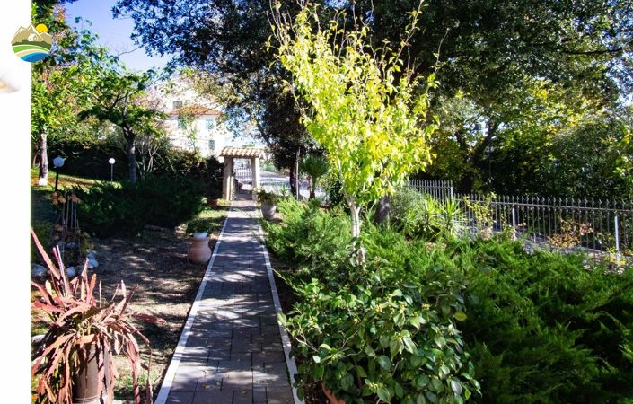 Image No.9-5 Bed Villa for sale