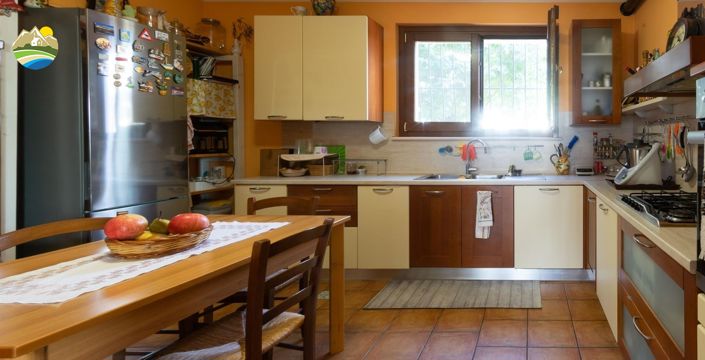 Image No.20-8 Bed Villa for sale