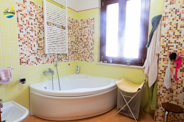 Image No.23-8 Bed Villa for sale