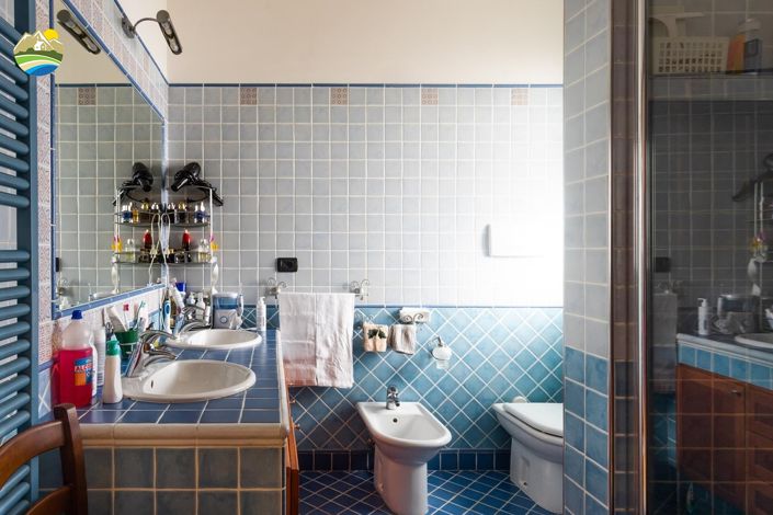 Image No.36-8 Bed Villa for sale