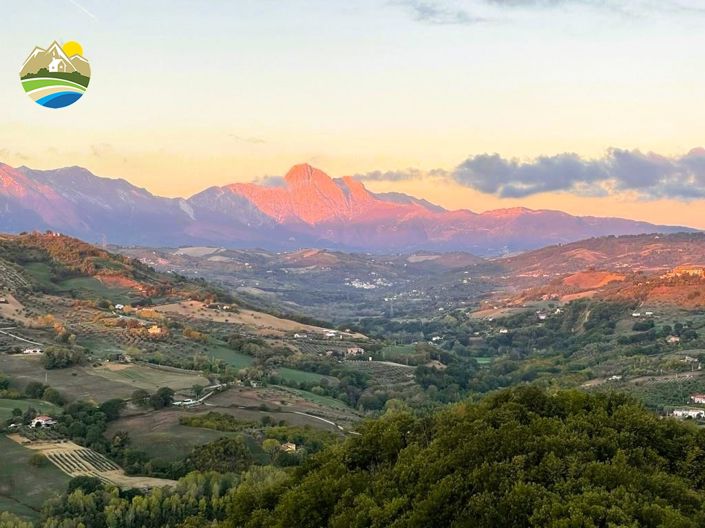 Image No.17-3 Bed Townhouse for sale