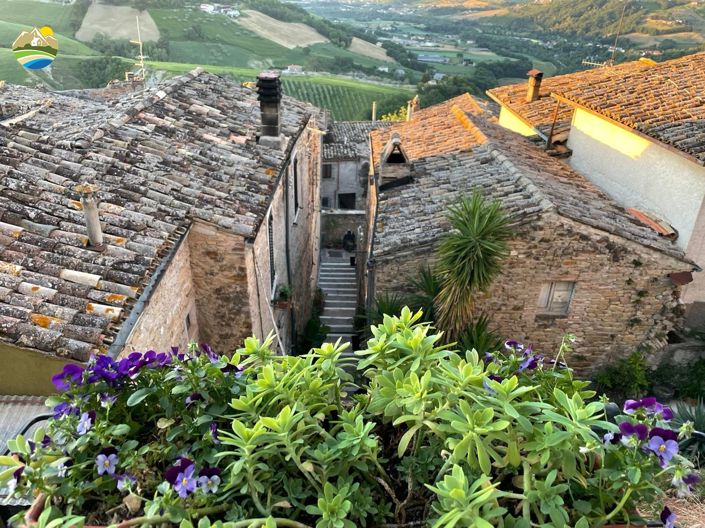 Image No.19-3 Bed Townhouse for sale