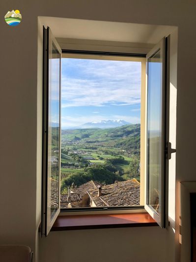 Image No.25-3 Bed Townhouse for sale