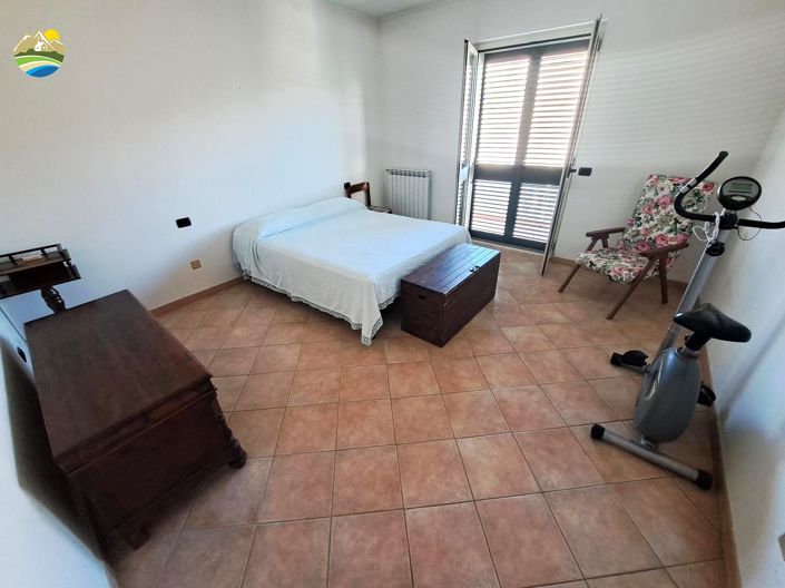 Image No.26-4 Bed Country House for sale