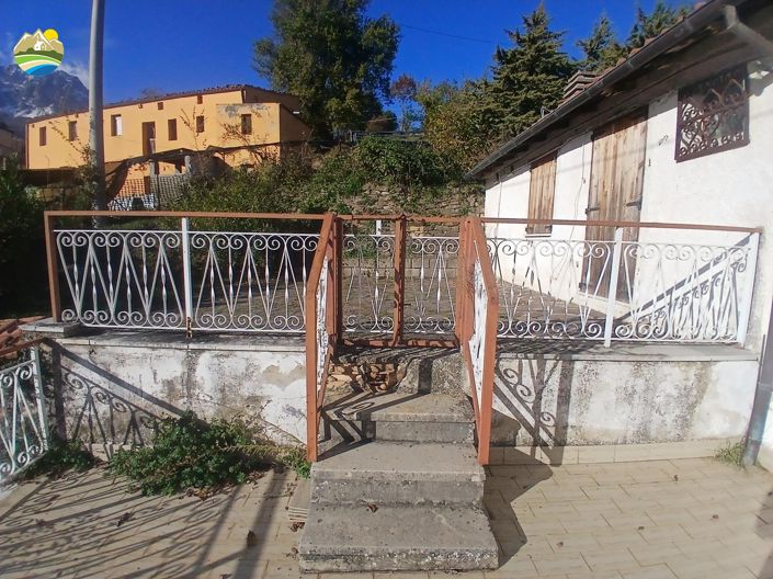 Image No.21-Maison de campagne de 4 chambres à vendre à Arsita