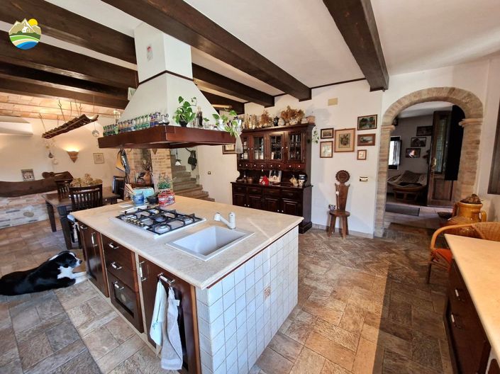 Image No.3-Maison de campagne de 3 chambres à vendre à Notaresco