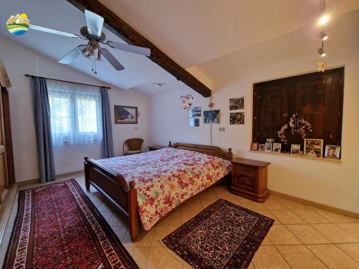 Image No.21-Maison de campagne de 3 chambres à vendre à Notaresco