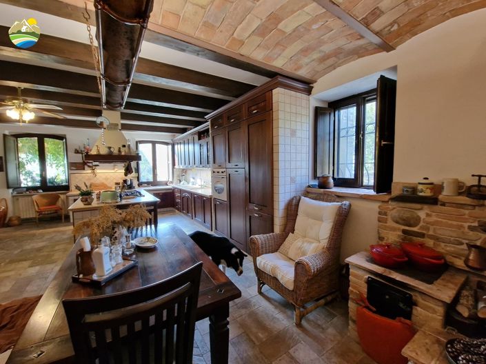 Image No.26-Maison de campagne de 3 chambres à vendre à Notaresco