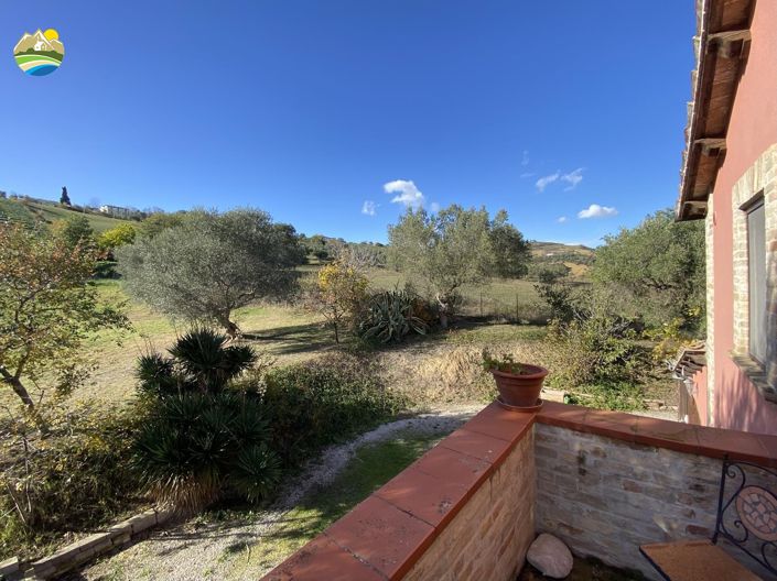 Image No.39-Maison de campagne de 3 chambres à vendre à Notaresco