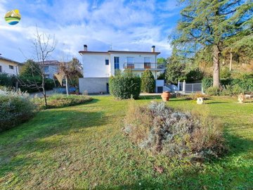 1 - Castiglione Messer Raimondo, Villa