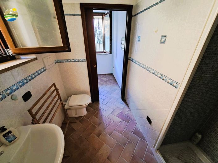 Image No.12-3 Bed Country House for sale