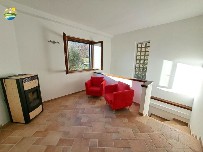 Image No.13-3 Bed Country House for sale