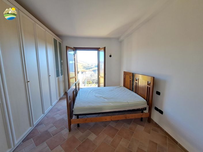 Image No.16-3 Bed Country House for sale