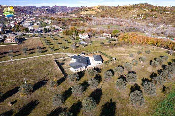 Image No.28-3 Bed Villa for sale