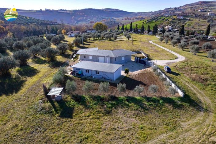 Image No.6-3 Bed Villa for sale