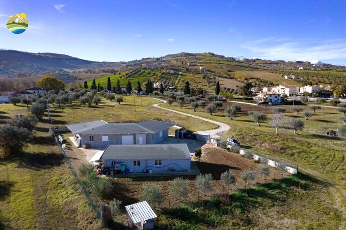 Image No.10-3 Bed Villa for sale