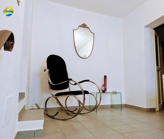 Image No.21-2 Bed Townhouse for sale