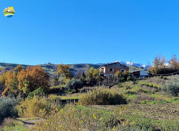 Image No.2-4 Bed Country House for sale