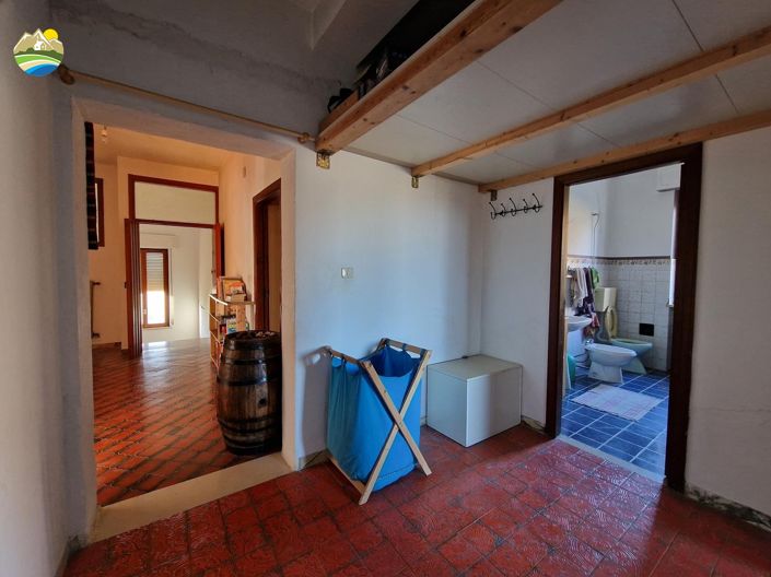 Image No.21-4 Bed Country House for sale