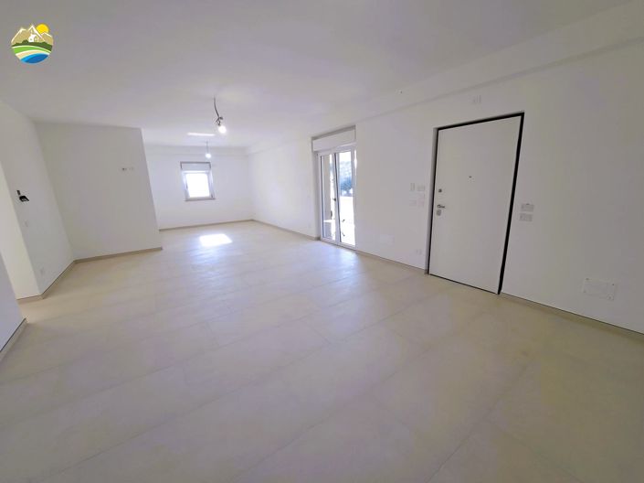 Image No.11-4 Bed Country House for sale