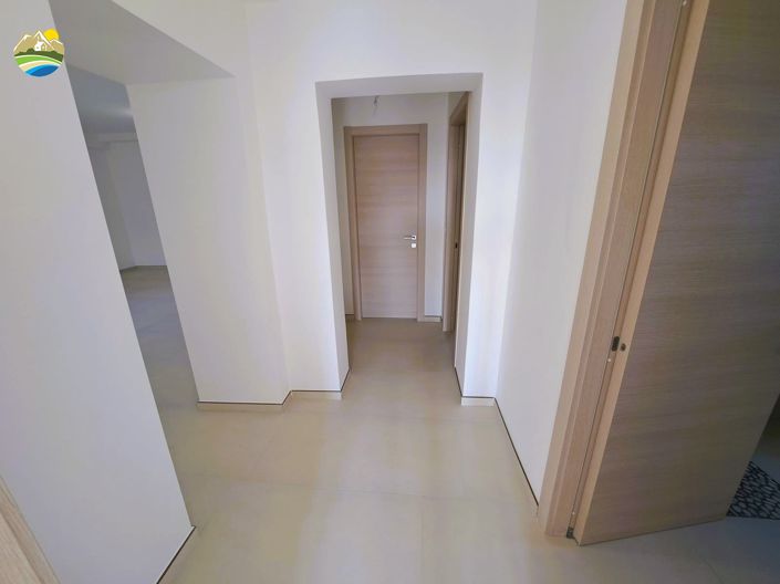 Image No.15-4 Bed Country House for sale