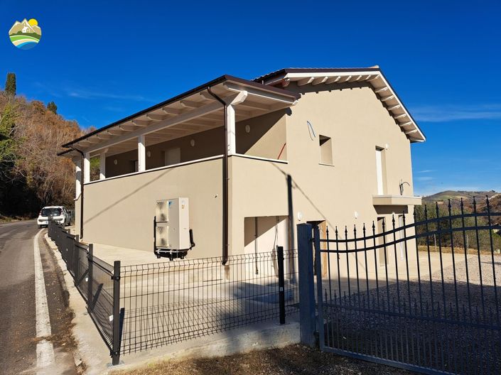 Image No.3-4 Bed Country House for sale