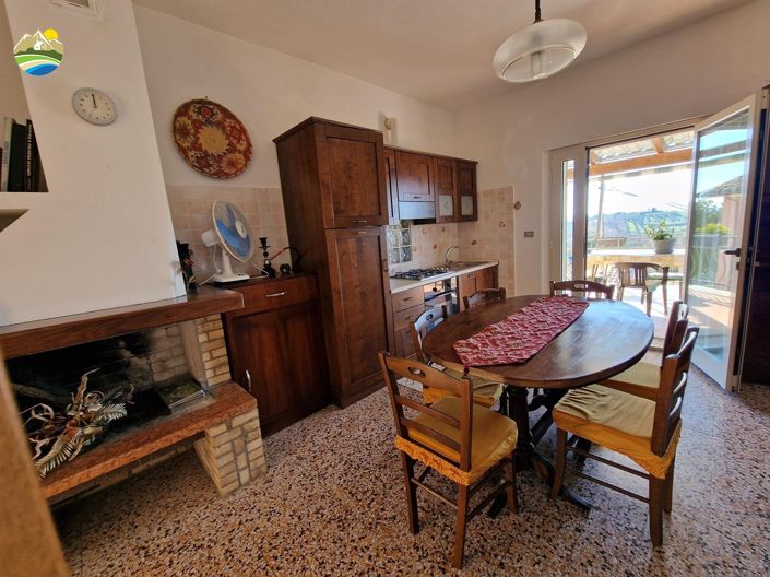 Image No.14-2 Bed Country House for sale