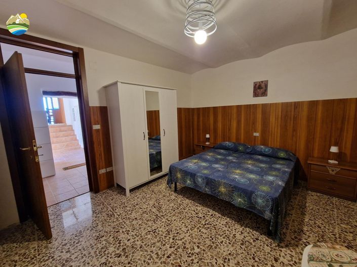 Image No.18-2 Bed Country House for sale