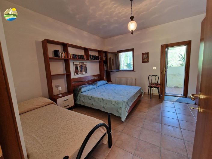 Image No.20-2 Bed Country House for sale