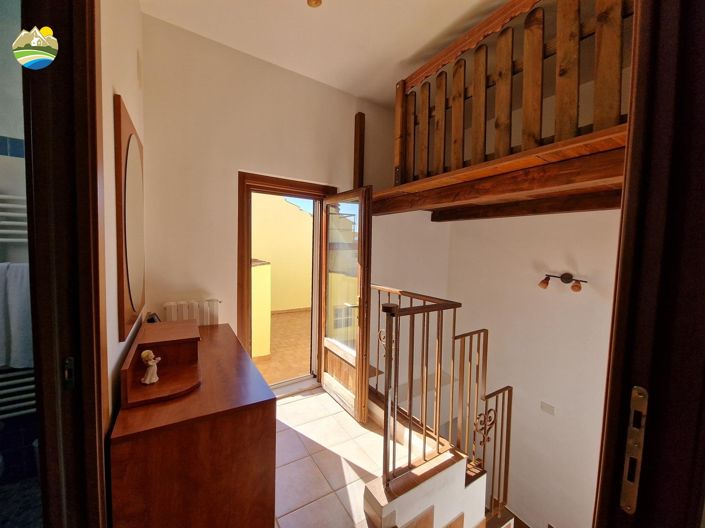 Image No.22-2 Bed Country House for sale