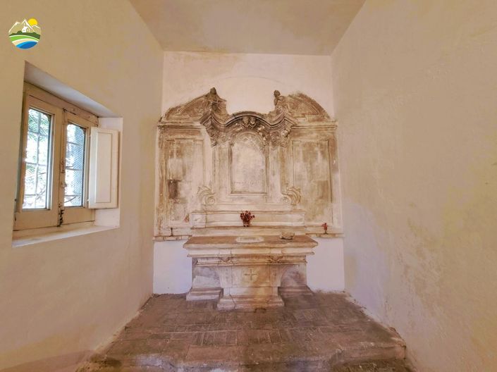 Image No.18-8 Bed Townhouse for sale