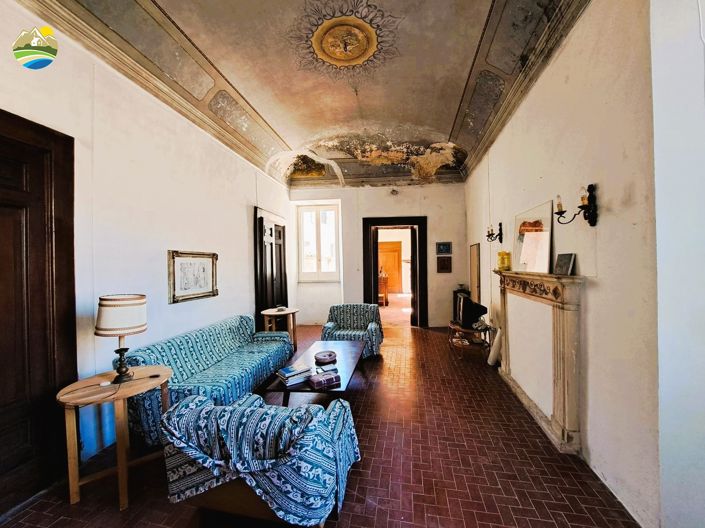 Image No.3-8 Bed Townhouse for sale