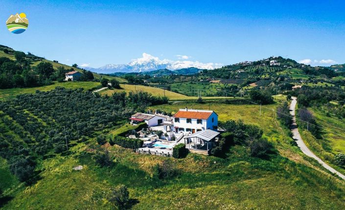 Image No.1-5 Bed Villa for sale