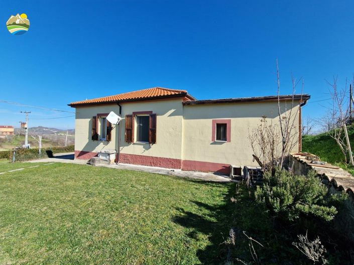 Image No.25-2 Bed Country House for sale