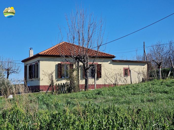 Image No.8-2 Bed Country House for sale