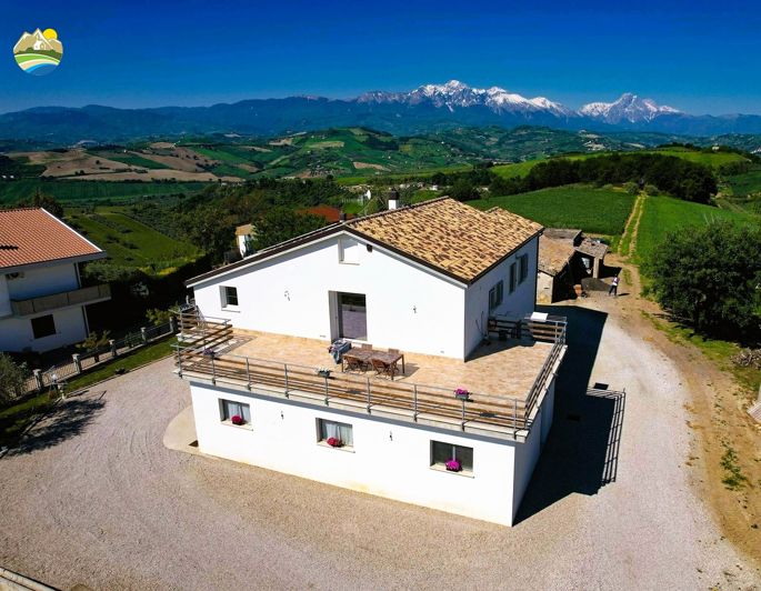 Image No.1-3 Bed Villa for sale