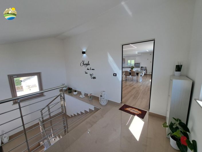 Image No.15-3 Bed Villa for sale