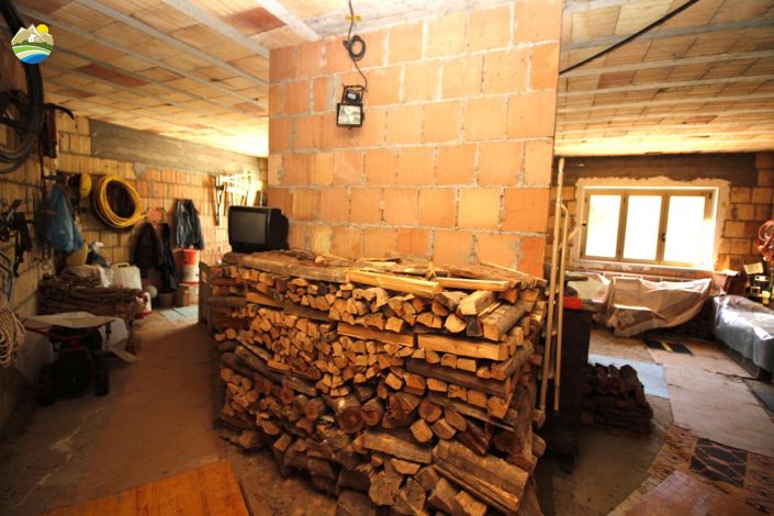 Image No.23-2 Bed Country House for sale